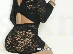 Luna_petite
