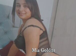 Mia_Gold01